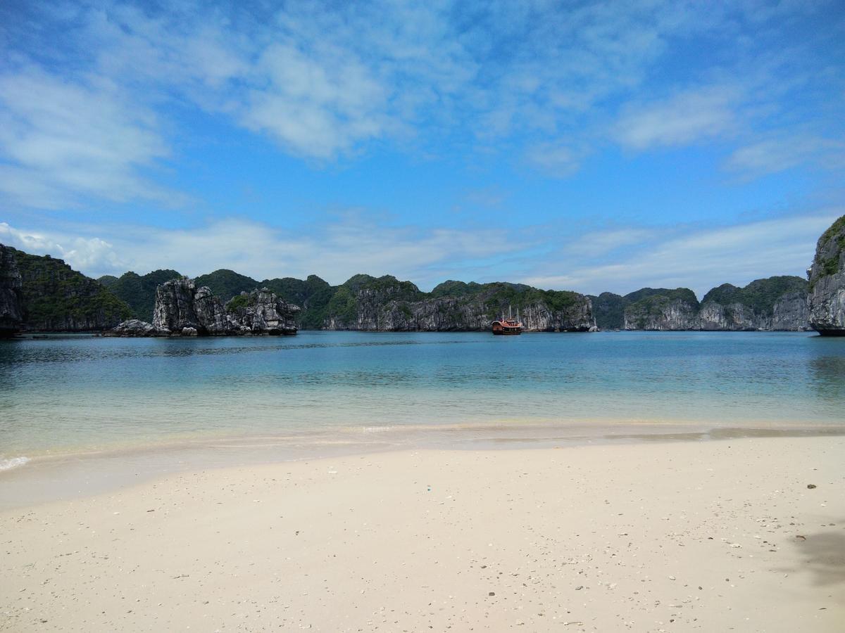Anh Thuan Hotel 1 Cat Ba Island Esterno foto