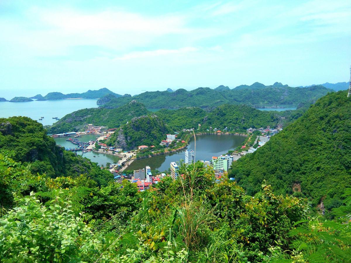 Anh Thuan Hotel 1 Cat Ba Island Esterno foto