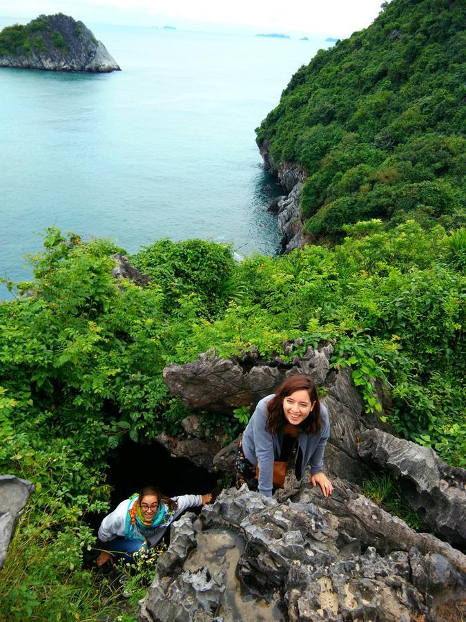 Anh Thuan Hotel 1 Cat Ba Island Esterno foto