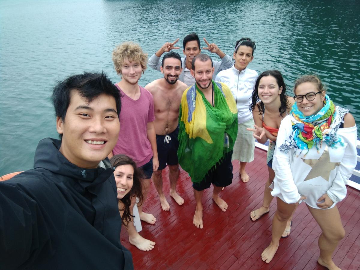 Anh Thuan Hotel 1 Cat Ba Island Esterno foto