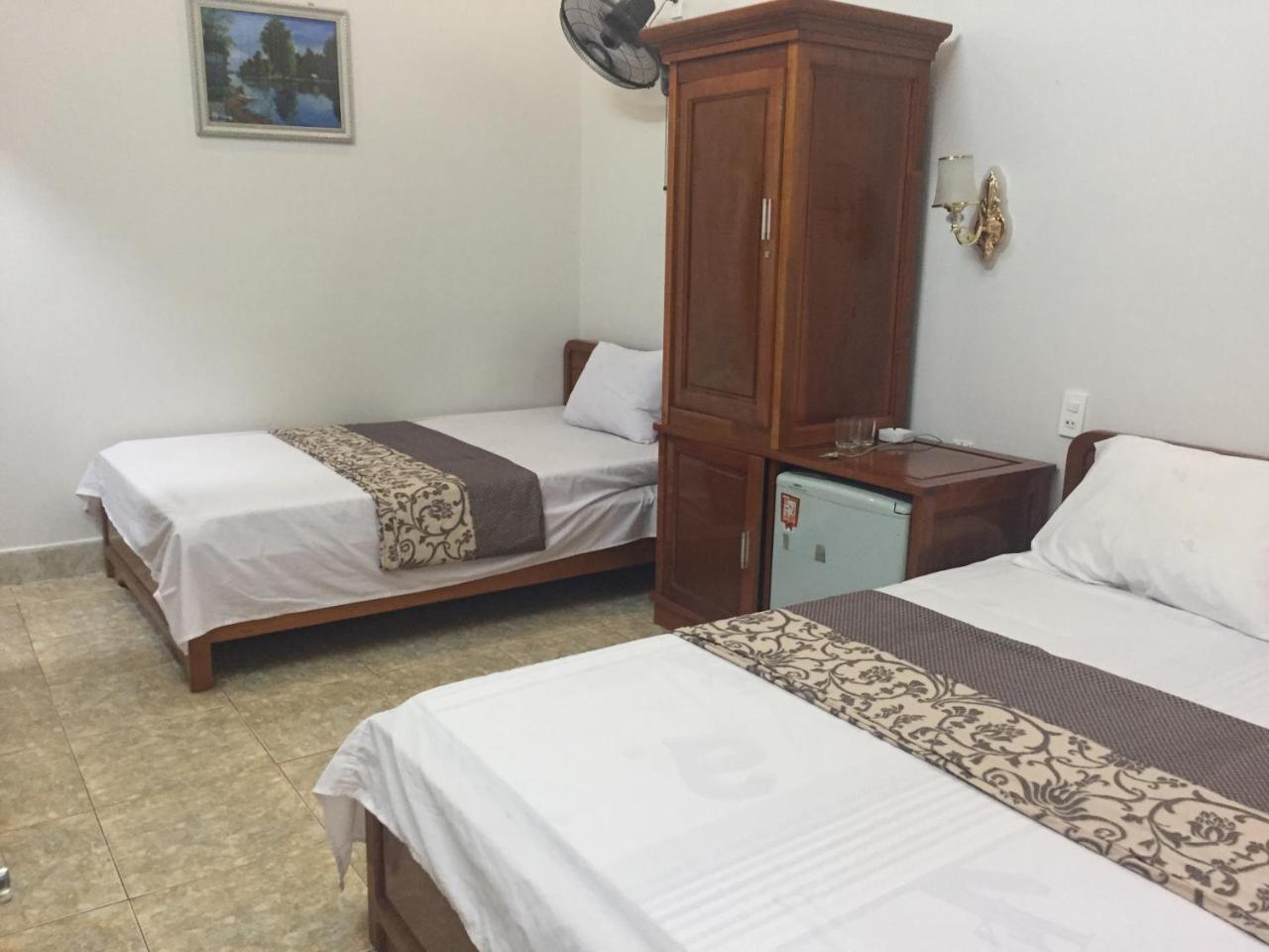 Anh Thuan Hotel 1 Cat Ba Island Esterno foto